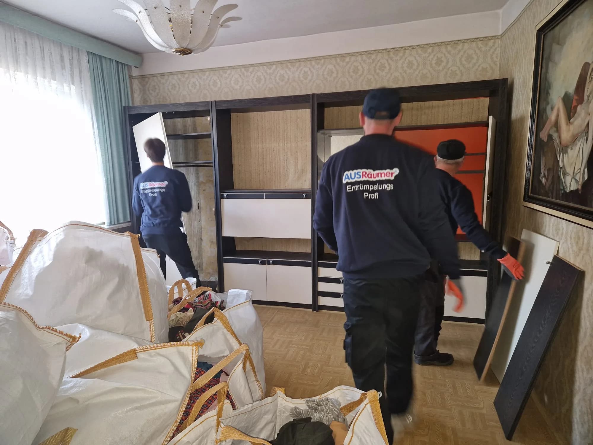 AUSRäumer Entrümpelungsfirma Wien – fester Ansprechpartner bei der Räumung